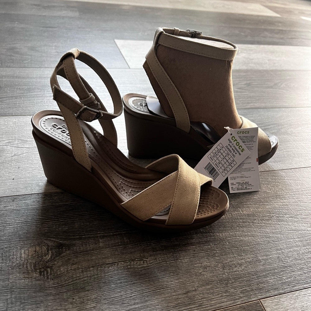 Croc wedge shoes nwt